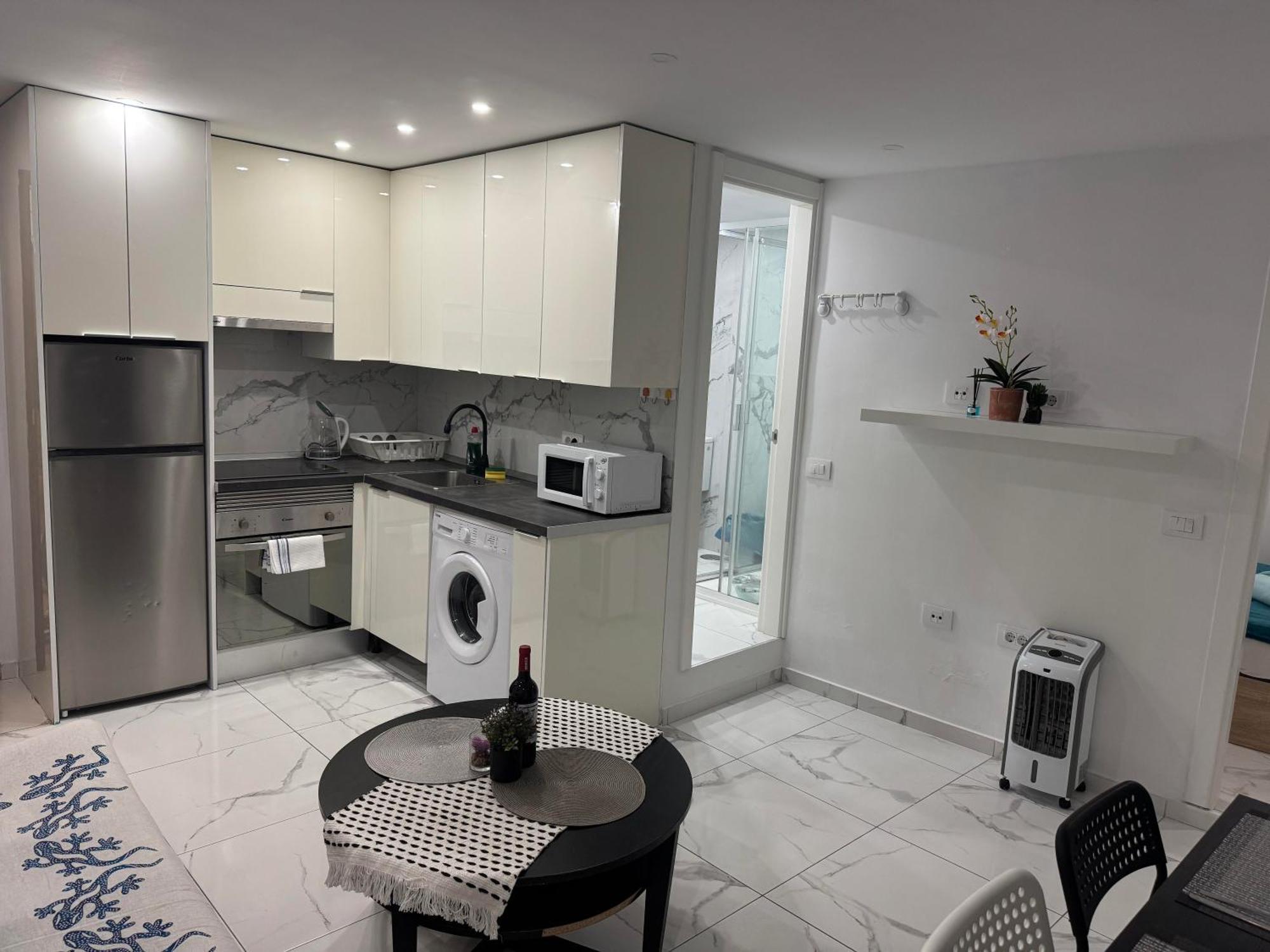 Heart Of Los Cristianos Modern Apartment Close To The Sea In Tenerife Buitenkant foto
